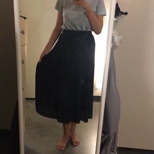 Uniqlo black chiffon pleated midi skirt